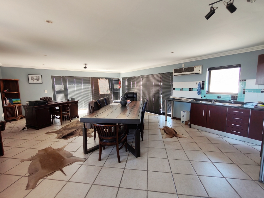 Commercial Property for Sale in Broadlands Western Cape